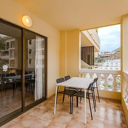 Hansen's Tenerife - Castle Harbour * Los Cristianos (Tenerife)